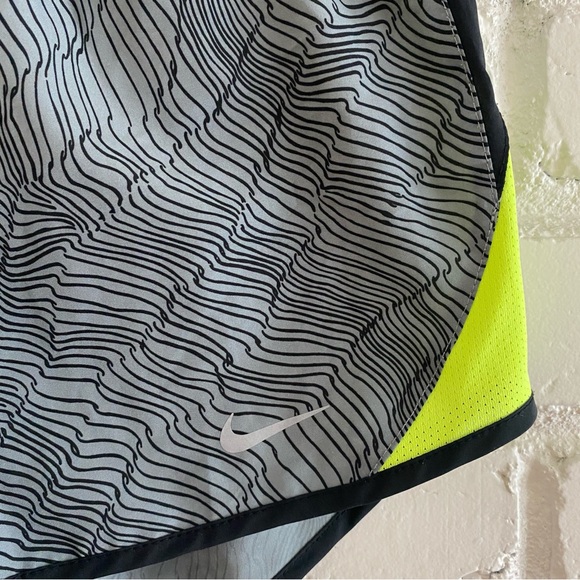 Nike Dri-Fit Women’s Running Shorts - Grey (Small) - Picture 4 of 5